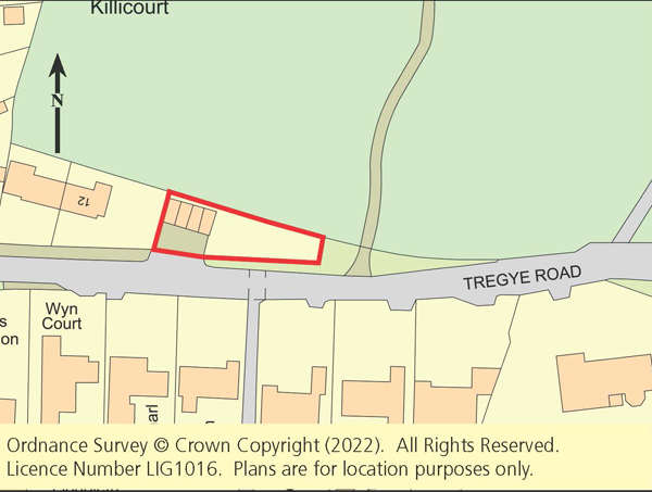 Lot: 59 - FREEHOLD GARAGE BLOCK WITH POTENTIAL - 